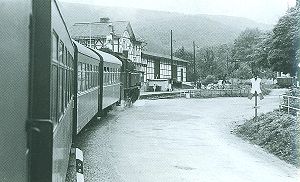 Einfahrt in den Bahnhof Thal von Wutha aus