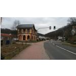 Bahnhof Thal. Der Fuweg entspricht ungefhr dem Hauptgleis-Verlauf.